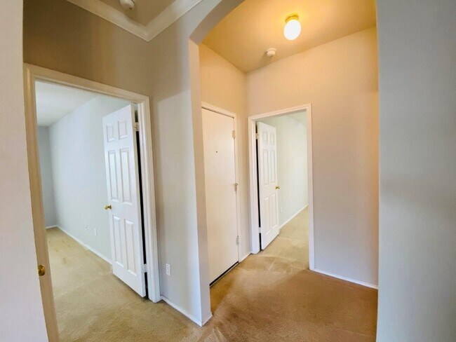 Building Photo - 207 Golden Gate Dr