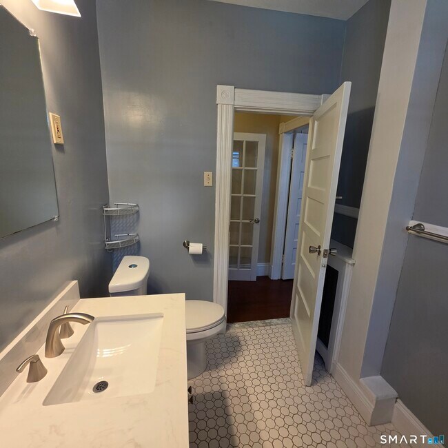 Building Photo - 142 Oakland Terrace