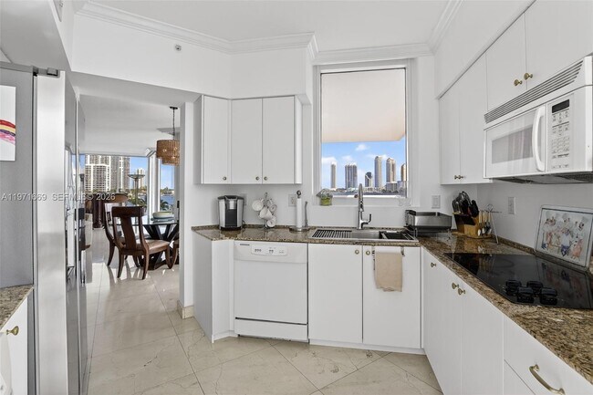 Building Photo - 3370 Hidden Bay Dr