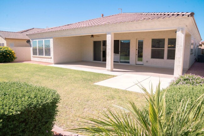 Building Photo - 30401 N 115th Dr