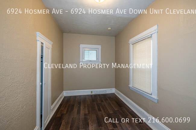 Building Photo - 6924 Hosmer Ave