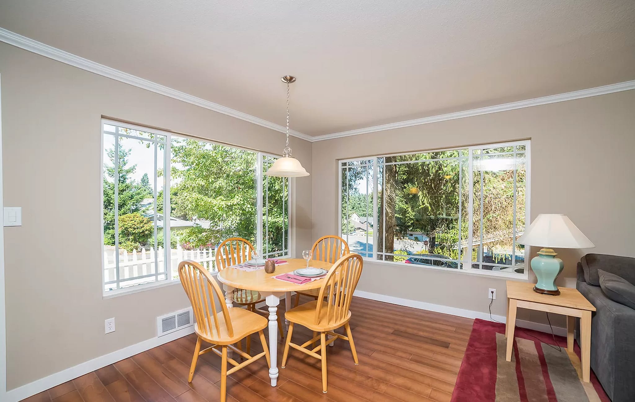 Dining Area on the Main - 1426 Queen Ave NE