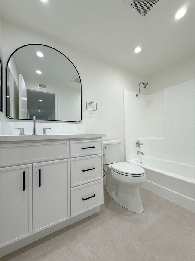Building Photo - Greenbrook Estate Home