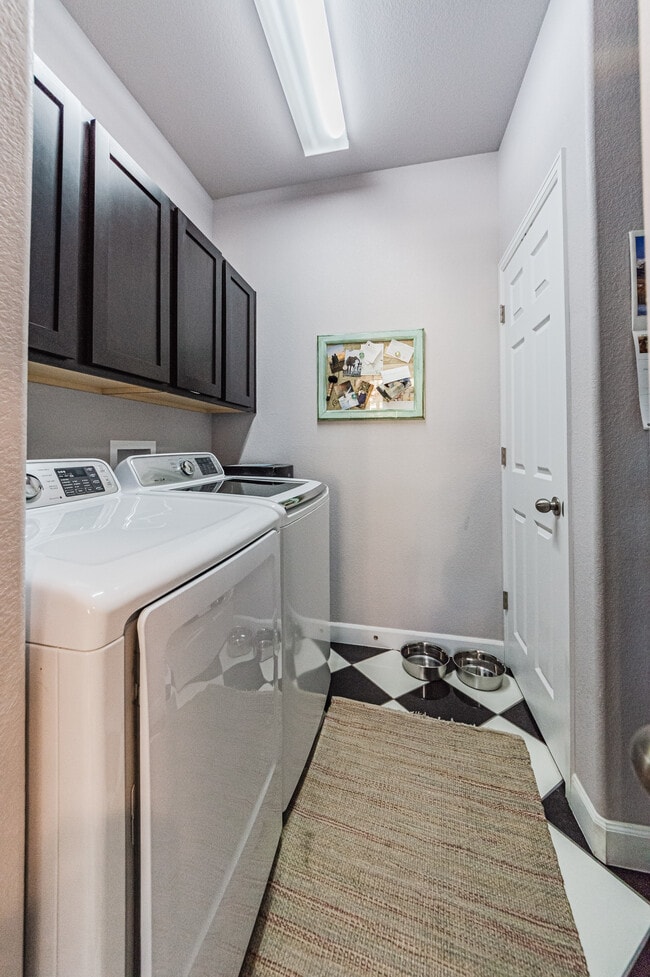 Building Photo - 5481 Cross Creek Drive