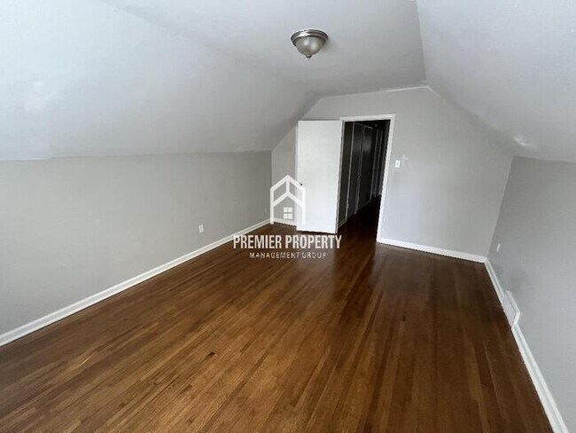 Building Photo - 2065 St James Dr