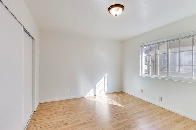 Building Photo - 5681 Hoffman Ct