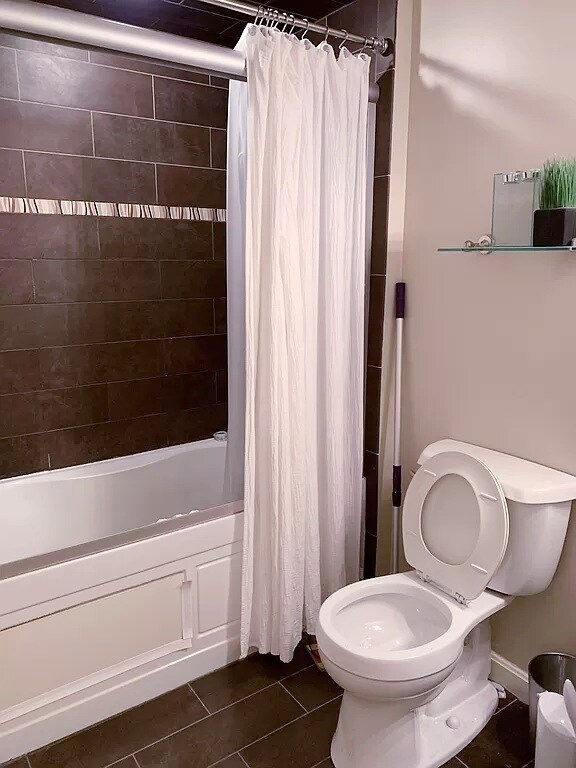 Master Bathroom - 295 W Wyoming Ave