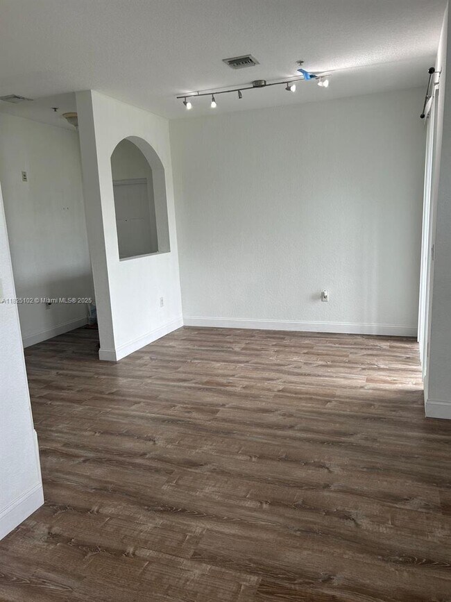 Building Photo - 4465 SW 160th Ave