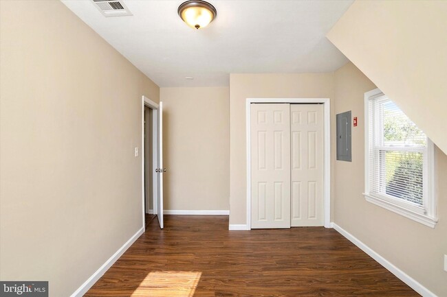 Building Photo - 45 Scattergood Ave
