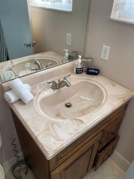 Building Photo - 4439 Black Fox Dr