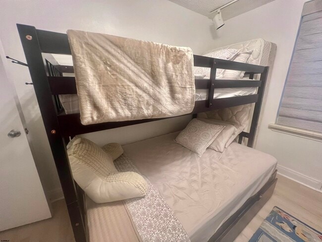 Building Photo - 101 S Raleigh Ave