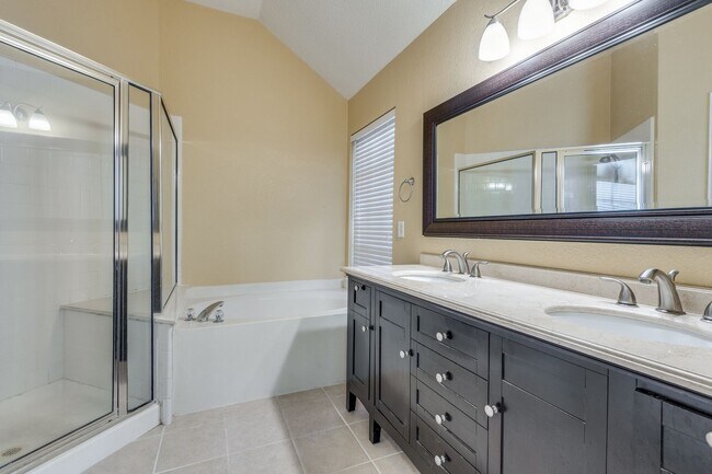 Building Photo - Stunning 3-Bedroom Home in the Champion Streets of Valley Ranch