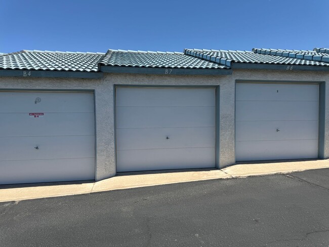 Building Photo - SHORT TERM WINTER RENTAL 1-BR Condo with Private Dock at Rio Vista