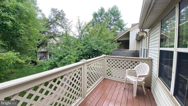 Building Photo - 1010 Foxmeadow Dr