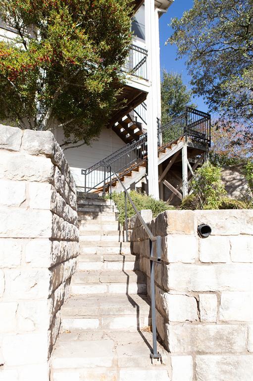 Building Photo - 6801 Winterberry Dr