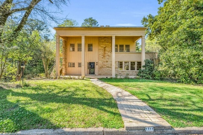 Building Photo - 1111 12th St N