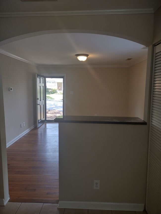 Building Photo - 2 Bedroom 1 Bath Condo in the Cottages of ...