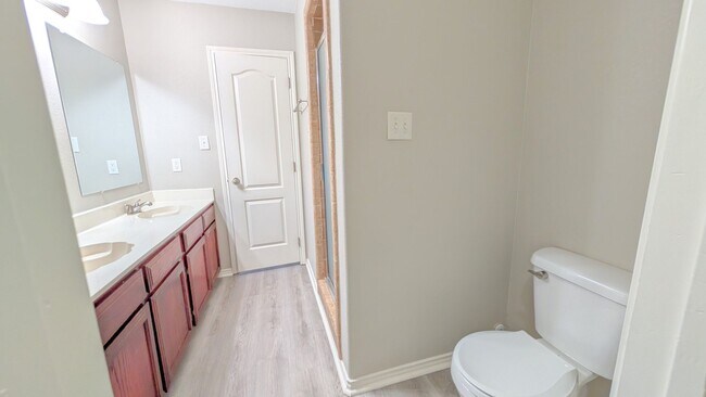 Building Photo - 3601 N Arroyo Park Ln