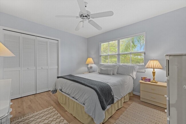 Building Photo - 2104 Country Golf Dr