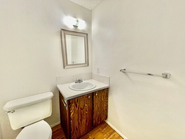 Building Photo - 10th2354 (MK-KS)