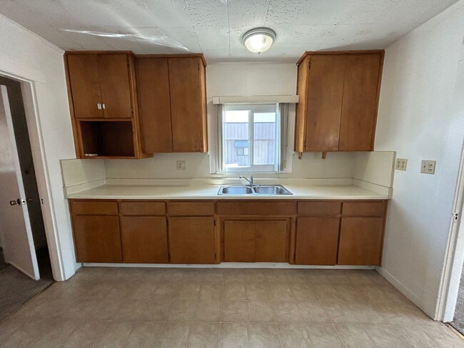 Building Photo - 1441 Coldwell Ave