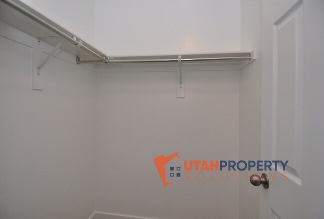 Building Photo - 11533 S Rk Cv