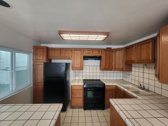 Building Photo - Moonstone