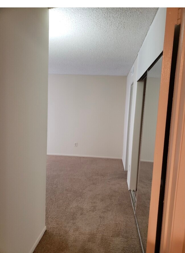 3rd Be - 6420 Balboa Blvd