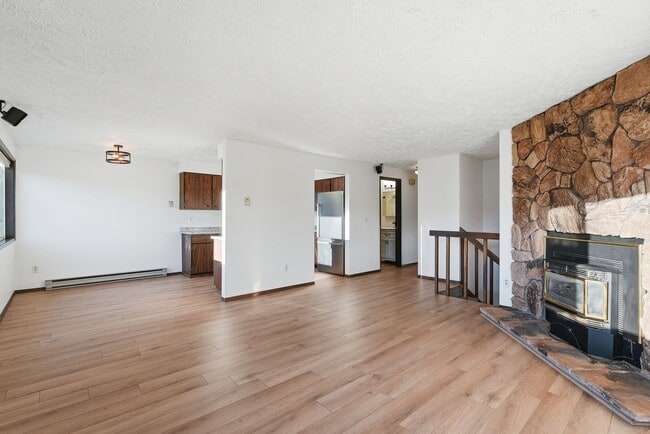 Building Photo - 820 S Liberty Dr