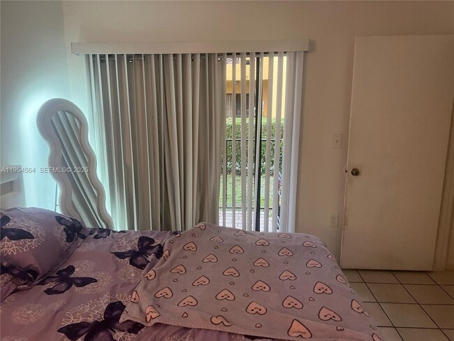 Building Photo - 526 NW 114th Ave