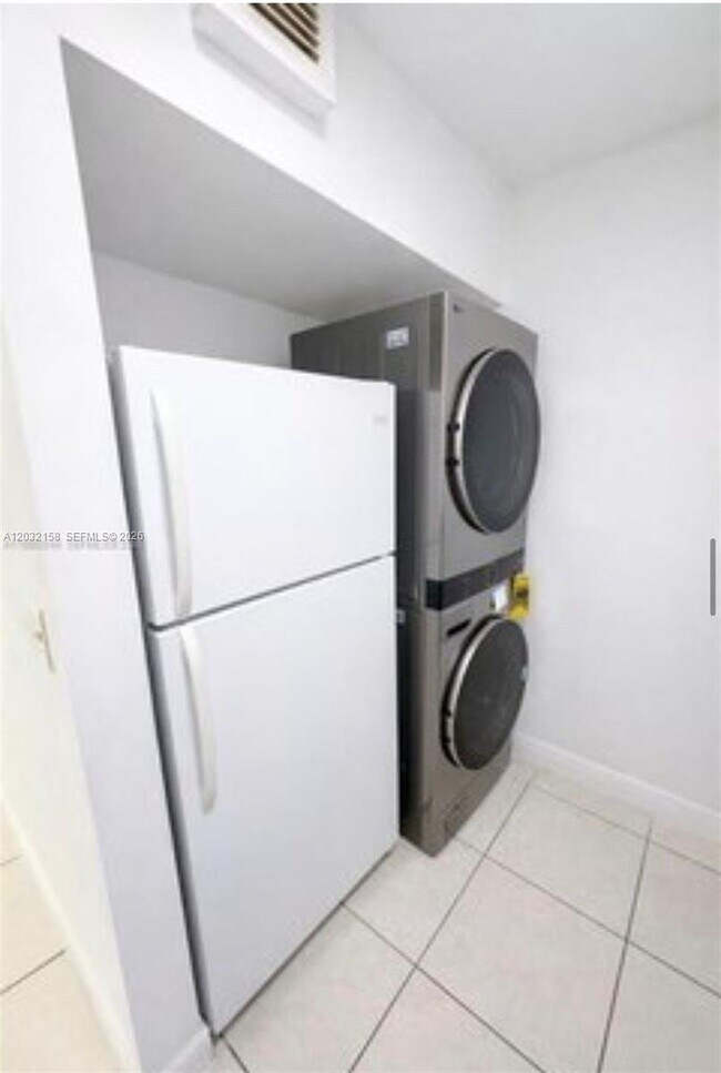 Building Photo - 2530 W 67th Pl