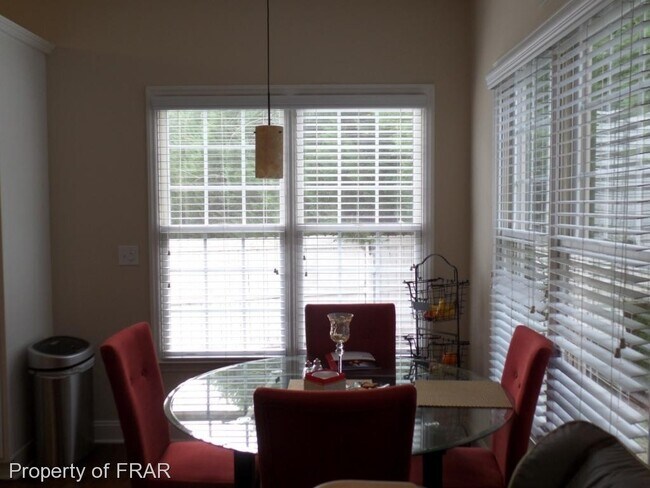Building Photo - 124 Highgrove Ct