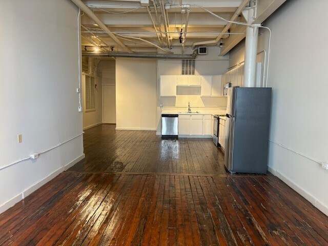 Building Photo - 101 Crawford St