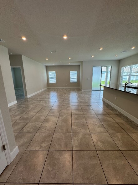 Building Photo - 35427 Quartz Lk Dr