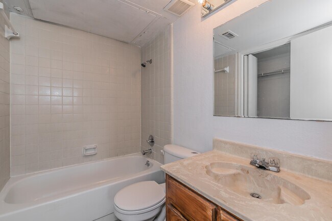 Building Photo - 3125 Sondra Dr