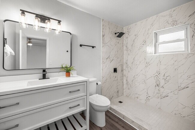 Building Photo - 5 Bahia Court Trce