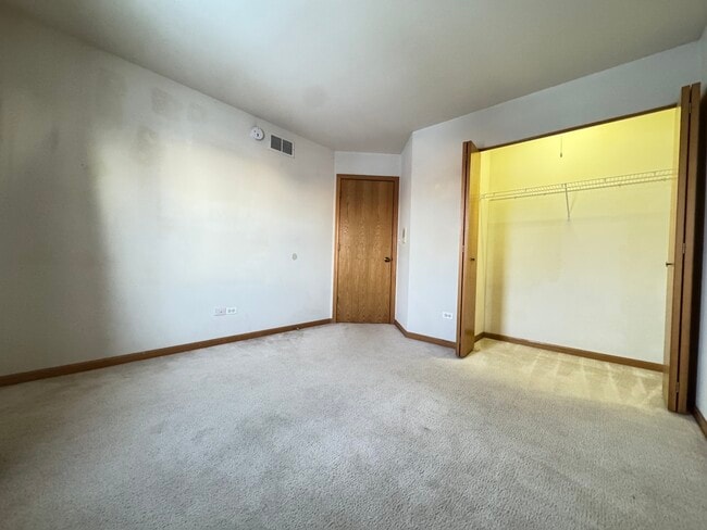 Building Photo - 1606 Donegal Dr