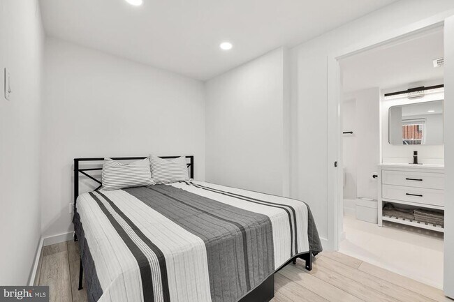 Building Photo - 1821 19th St NW