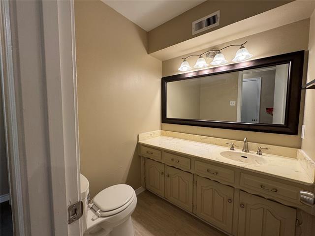 Building Photo - 3786 Weeburn Dr