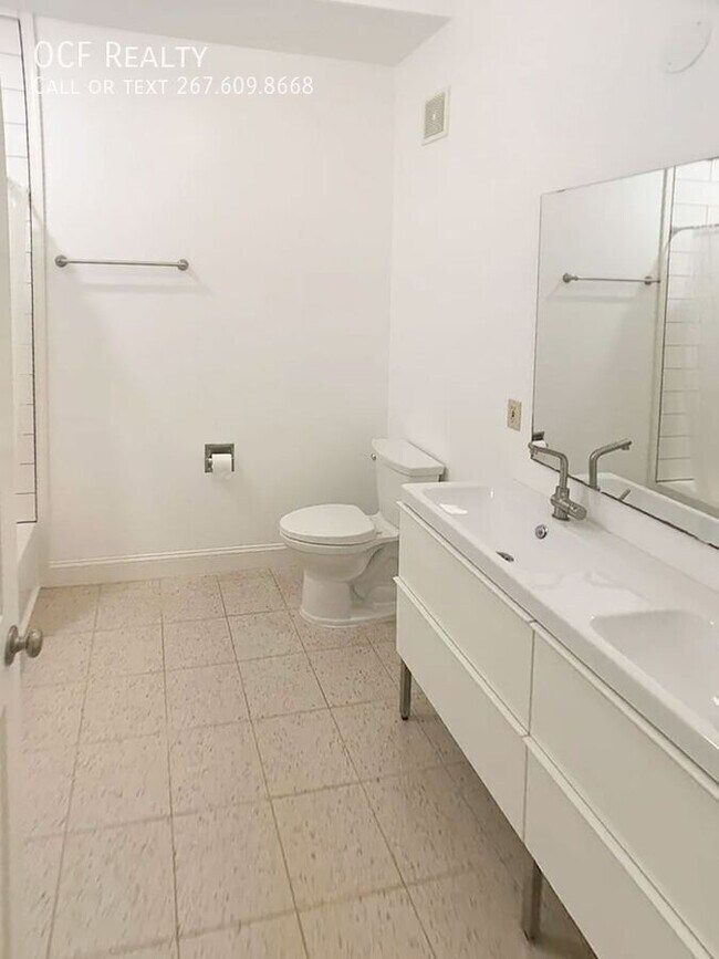 Building Photo - 261 N 3rd St