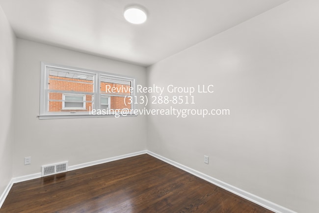 Building Photo - 20241 Kentfield St