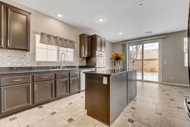 Building Photo - 4 bedroom cul-de-sac home in Henderson!