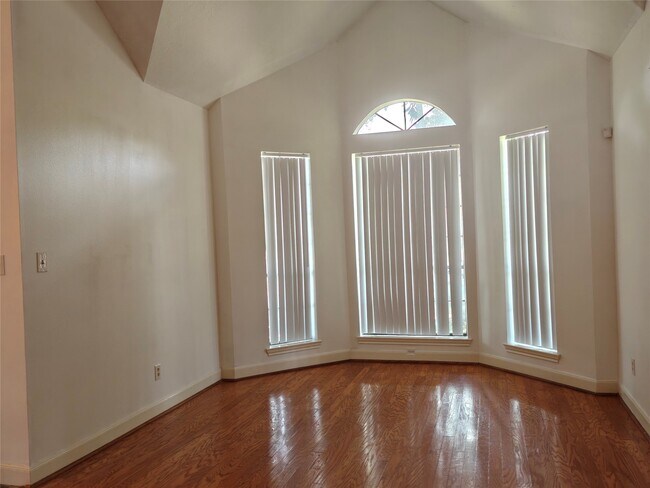 Building Photo - 3446 Mimosa Way