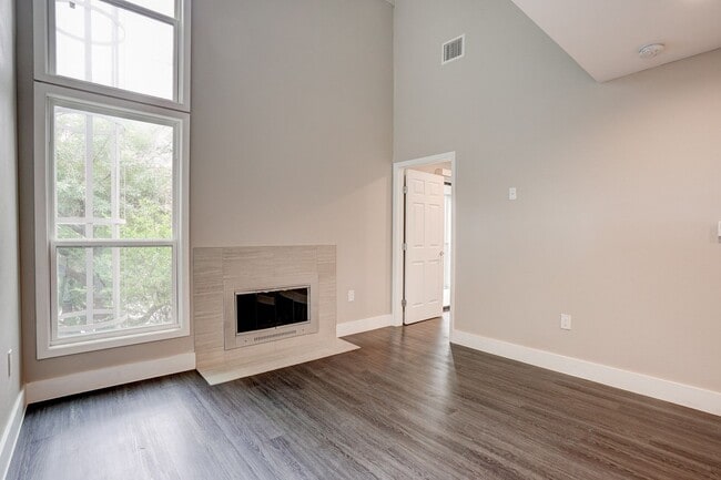 Building Photo - Stylish 2BD/2BA Two-Level Home with Firepl...