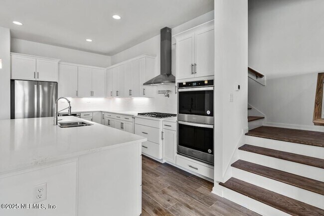 Building Photo - 475 Marquesa Cir