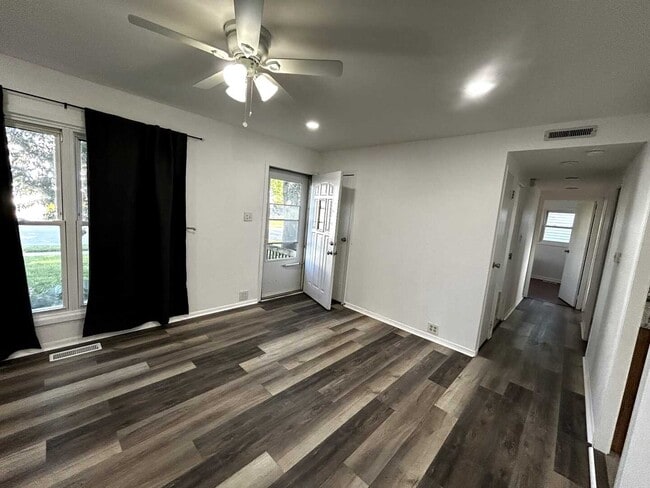 Building Photo - 344 Emery Ave