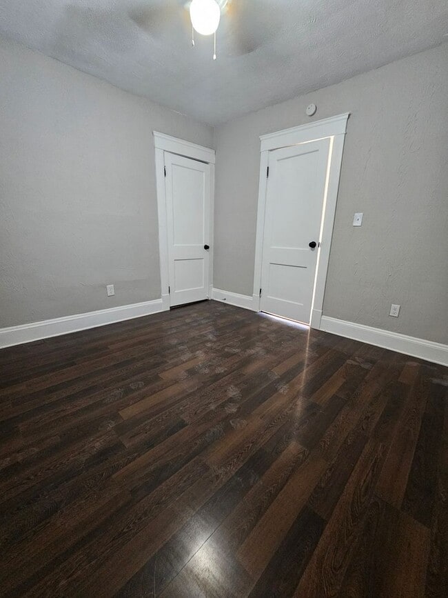 Building Photo - 4908 Eichorn Ave