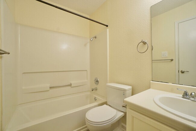 Building Photo - 13102 Staton Dr