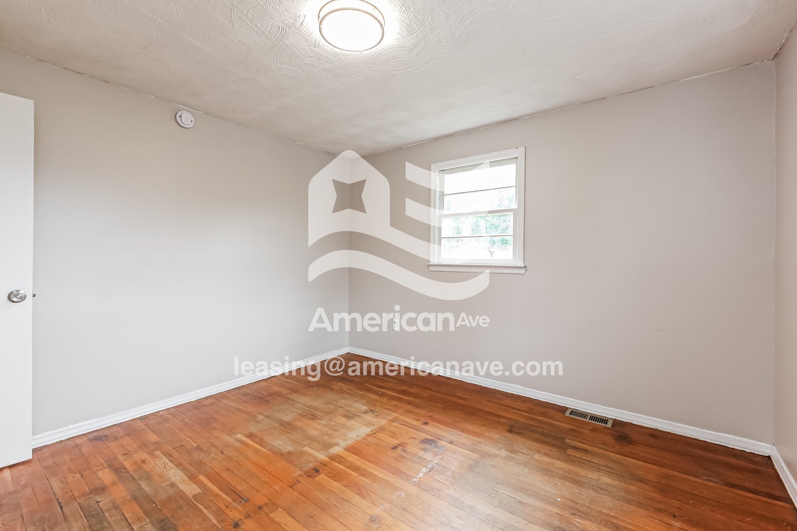 Building Photo - 115 S 1659