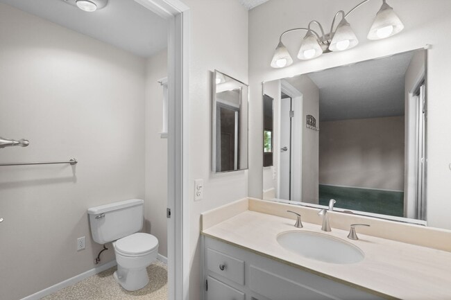 Building Photo - Beautifully Maintained Rental Home with an...
